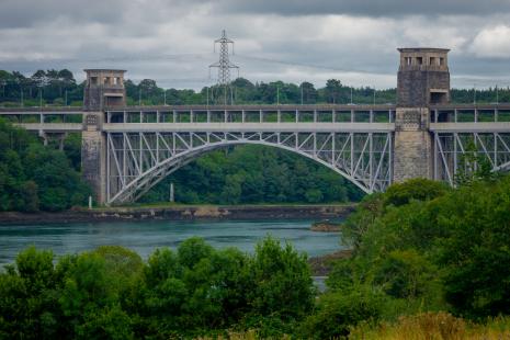 High Winds on Britannia Bridge Traffic Wales